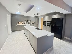 Kitchen- click for photo gallery
